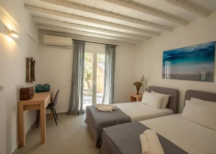 Paraga Πλατύς Γιαλός